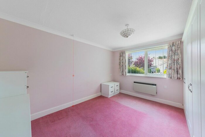1 Bedroom Flat To Rent In Greville Court, Greville Park Road, Ashtead, Surrey, KT21