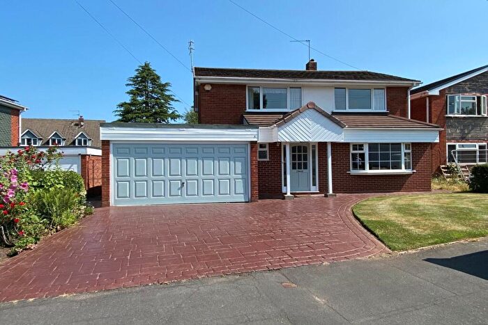 4 Bedroom Detached House For Sale In Wimbledon Drive, Pedmore, Stourbridge, DY8