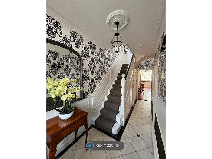 4 Bedroom Detached House To Rent In Blenheim Road, Bromley, BR1