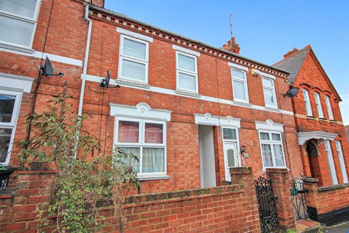 3 Bedroom Terraced House For Sale In Gordon Road, Wellingborough, NN8