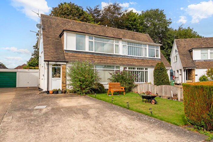 3 Bedroom Semi Detached House For Sale In Greystones Close, Aberford, Leeds, LS25