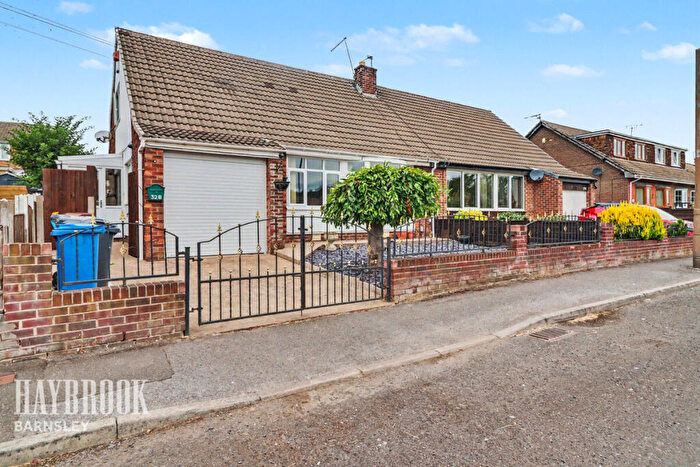 3 Bedroom Semi-Detached House For Sale In Pontefract Road, Barnsley, S71