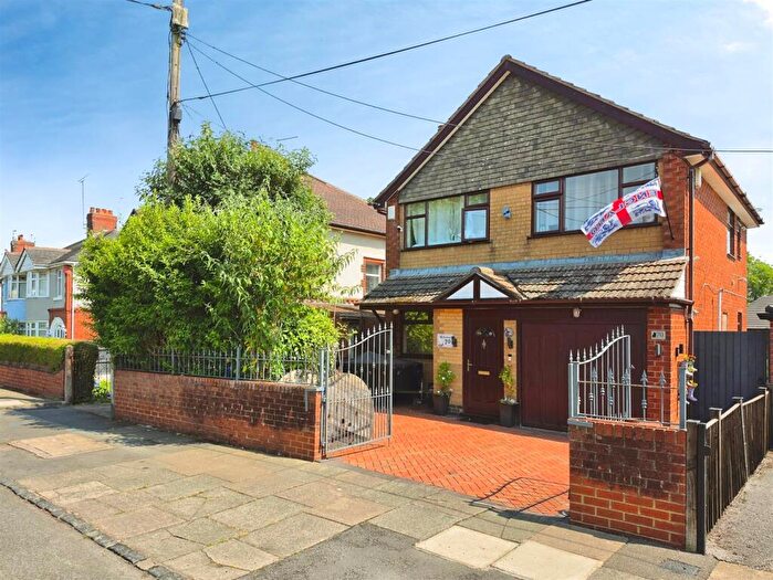 3 Bedroom Detached House For Sale In Chell Green Avenue, Chell, Stoke-On-Trent, ST6
