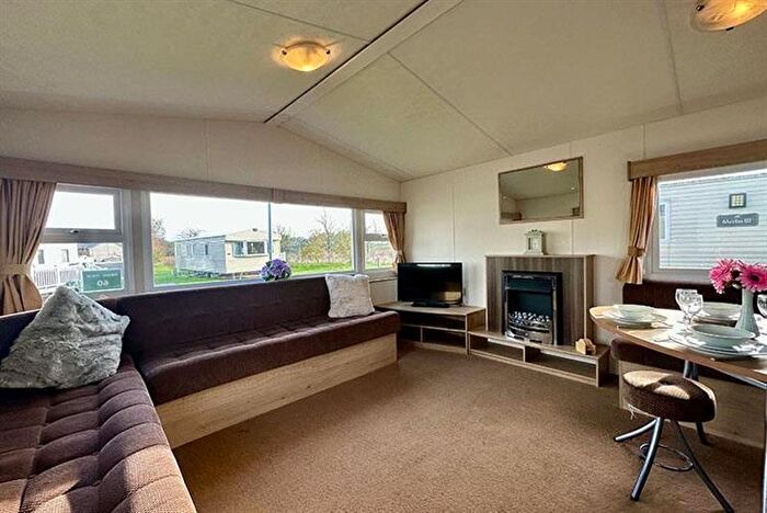 3 Bedroom Park Home For Sale In Tattershall Lakes Country Park – Lincolnshire, LN4