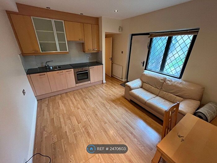 1 Bedroom Flat To Rent In Golders Green, London, NW11