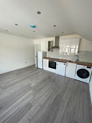 2 Bedroom Maisonette To Rent In Totteridge Road, High Wycombe, HP13