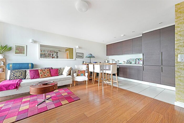 1 Bedroom Flat For Sale In Hudson Apartments, New River Village, Hornsey, N8