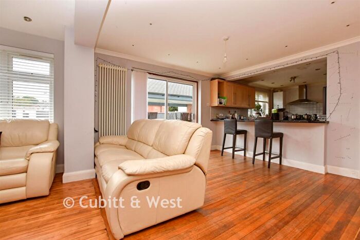 3 Bedroom Detached House For Sale In Wickham Road, Shirley, Croydon, Surrey, CR0