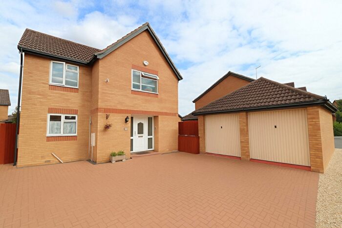 4 Bedroom Detached House For Sale In Tattershall Drive, Market Deeping, PE6