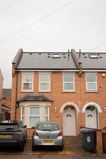 4 Bedroom Semi Detached House For Sale In Hale End Road, London, E17