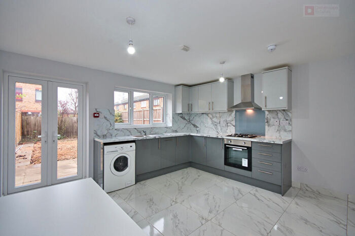 5 Bedroom Town House To Rent In Maryland Street, Stratford, London, East London, E15