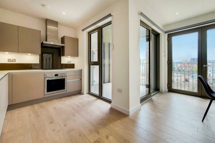 2 Bedroom Apartment To Rent In Atlantis Avenue, London, E16