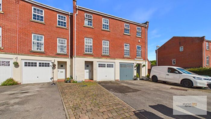 3 Bedroom Town House For Sale In Kenyon Crescent, Bury, BL9