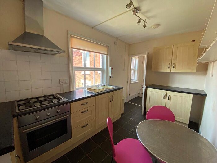 3 Bedroom Flat To Rent In Alma Road, Southampton, SO14