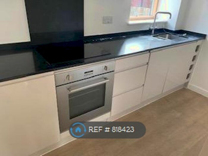 3 Bedroom Maisonette To Rent In The Parliament, Amersham, HP6