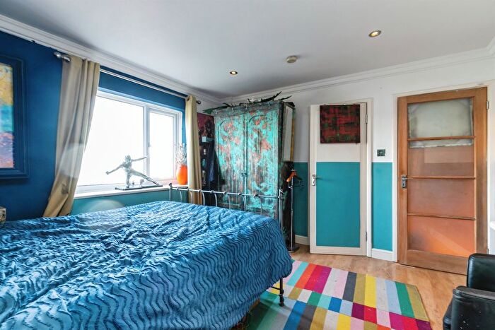 1 Bedroom Flat For Sale In Marine Court, St. Leonards-On-Sea, TN38