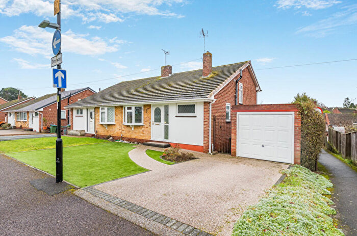 3 Bedroom Semi Detached House For Sale In Broadwater Road, Townhill Park, Southampton, Hampshire, SO18