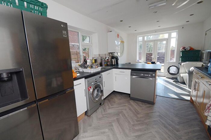 7 Bedroom Terraced House To Rent In Kingswood Road, Fallowfield, Manchester, M14