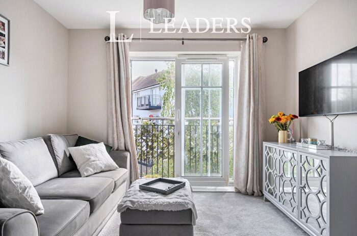 1 Bedroom Flat For Sale In Eden Road, Dunton Green, Sevenoaks, TN14