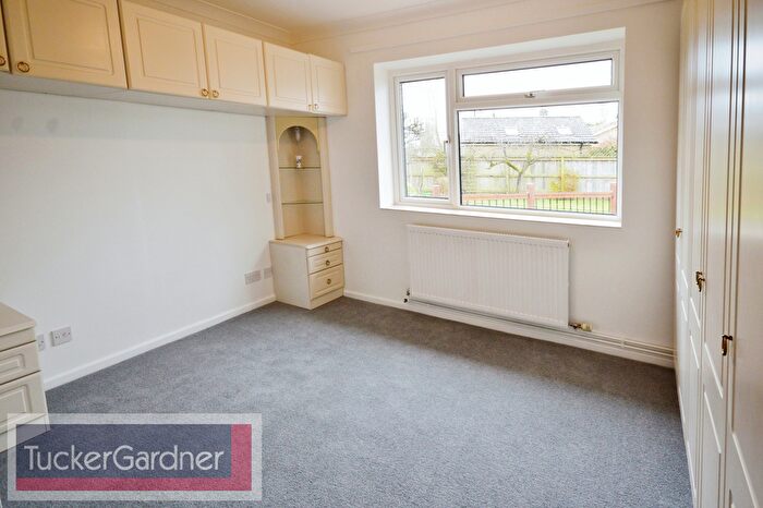 2 Bedroom Detached Bungalow To Rent In St. Andrews Close, Cambridge, CB22