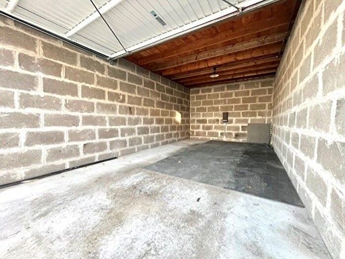 Garage / Parking To Rent In Broomhill Road, Aberdeen, AB10