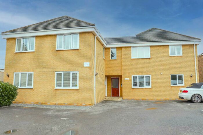 1 Bedroom Apartment To Rent In Salisbury Road, Hoddesdon, EN11