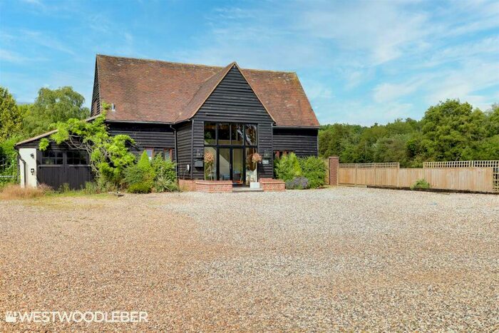2 Bedroom Barn Conversion For Sale In Mangrove Lane, Hertford, SG13