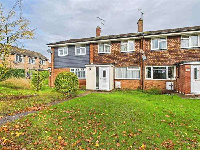 3 Bedroom Terraced House For Sale In Linnet Drive, Chelmsford, CM2