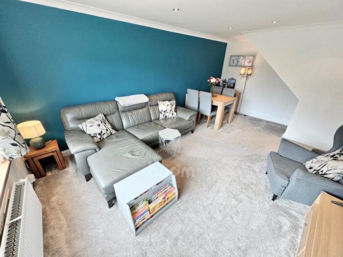 2 Bedroom Terraced House For Sale In Richmond Drive, Linwood, PA3