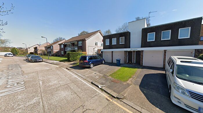 3 Bedroom Flat To Rent In Merryfield Gardens, Stanmore, HA7