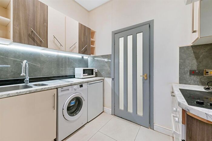 1 Bedroom Studio To Rent In Merton Road, London, SW19