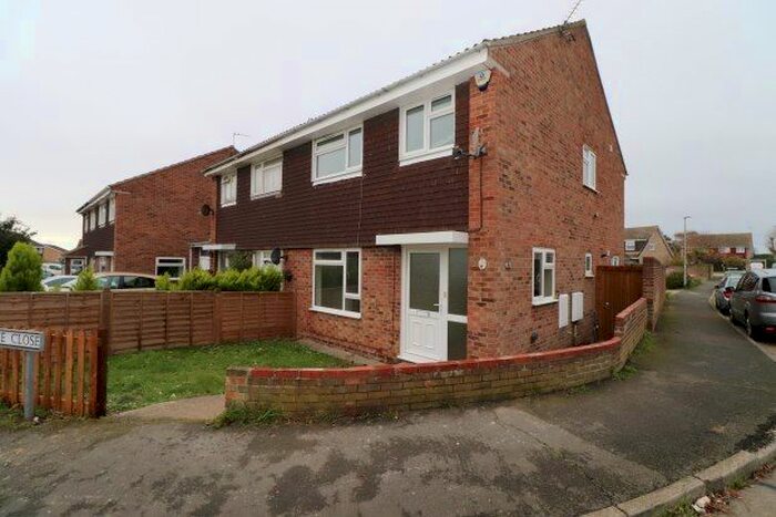 3 Bedroom Property To Rent In Farmleigh Avenue, Clacton-On-Sea, CO15