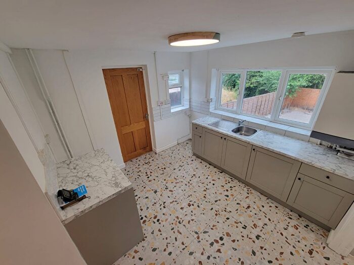3 Bedroom End Of Terrace House To Rent In Swansea, SA8
