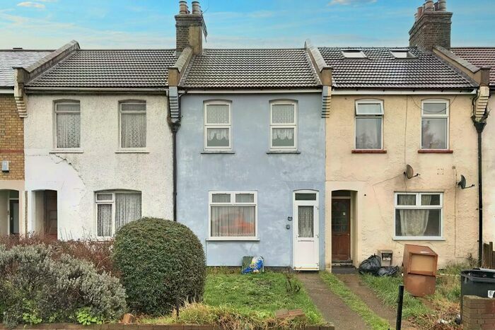 2 Bedroom Terraced House For Sale In Blewitts Cottages, Romford, RM13