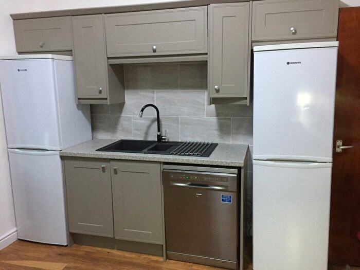 10 Bedroom Semi-Detached House To Rent In Victoria Road Fallowfield, Manchester, M14