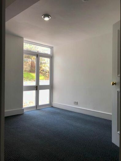 1 Bedroom Flat To Rent In Wandsworth Road, London, SW8