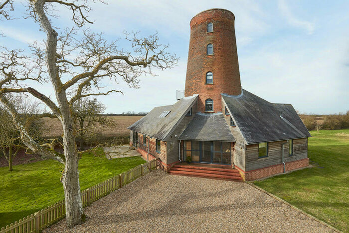 5 Bedroom Detached House For Sale In Gazeley, Suffolk, CB8