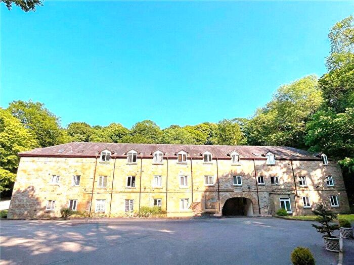 2 Bedroom Flat For Sale In Oldham Road, Ashton-under-Lyne, Greater Manchester, OL7