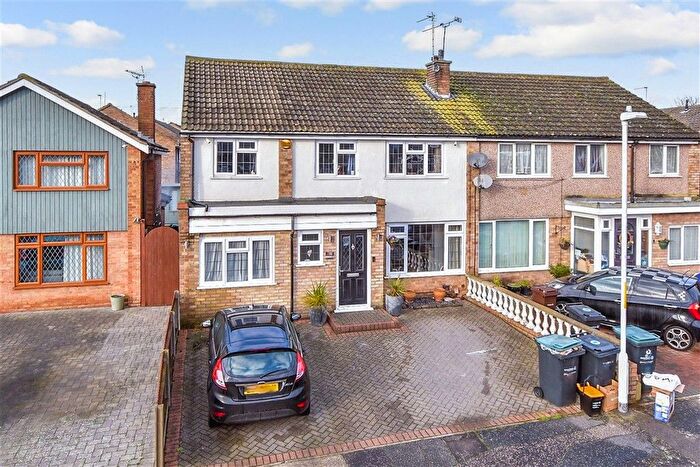 5 Bedroom Semi Detached House For Sale In St. Botolph's Road, Northfleet, Gravesend, Kent, DA11
