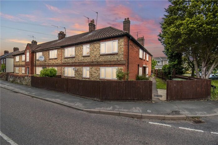 2 Bedroom Flat To Rent In The Pantiles, West Fen Road, Ely, Cambridgeshire, CB6