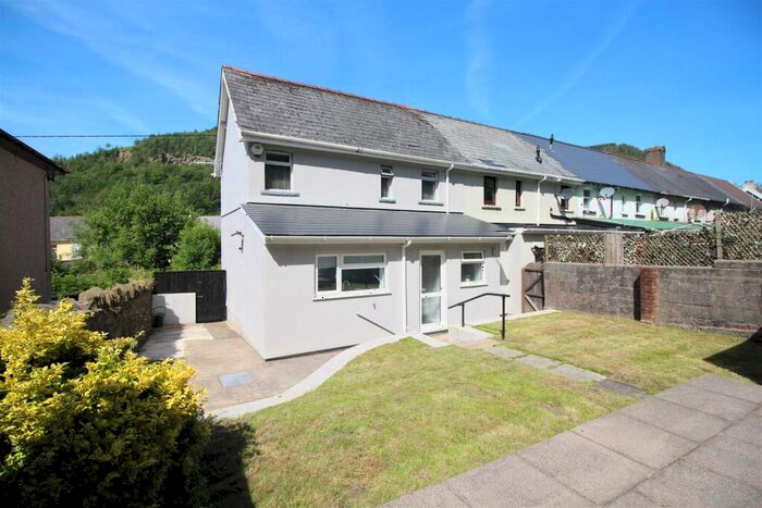 3 Bedroom Terraced House To Rent In Halls Road Terrace, Cross Keys, NP11