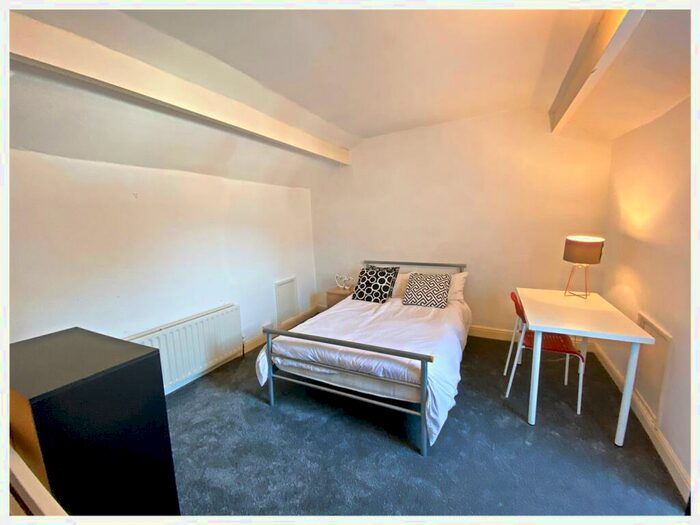 4 Bedroom Terraced House To Rent In South View Road, S7