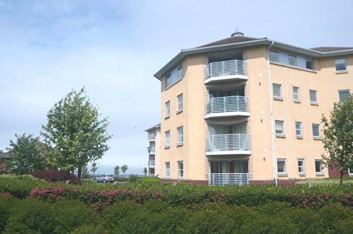 3 Bedroom Flat For Sale In Trinity Way, Minehead, TA24