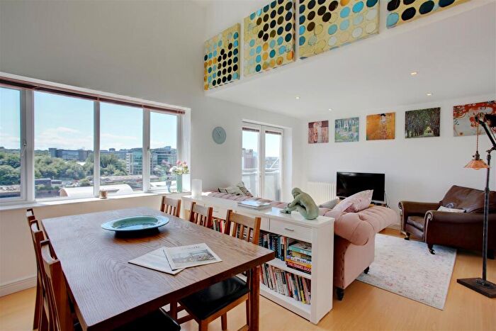 3 Bedroom Penthouse To Rent In High Quay, City Road, Newcastle Upon Tyne, NE1