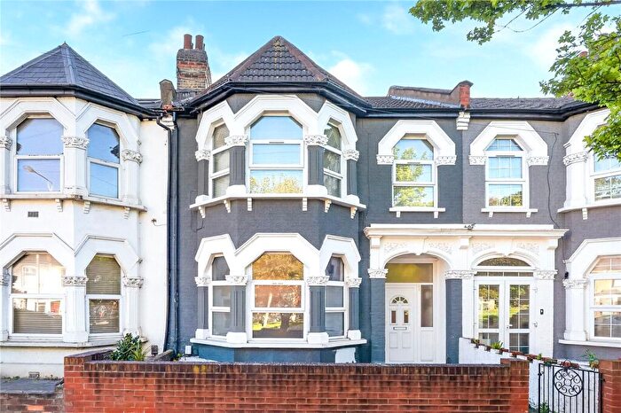 2 Bedroom Flat For Sale In Leyton Green Road, Leyton, London, E10