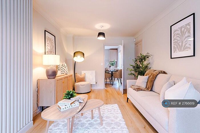 4 Bedroom Semi-Detached House To Rent In Waters Edge, Ashton-Under-Lyne, OL6