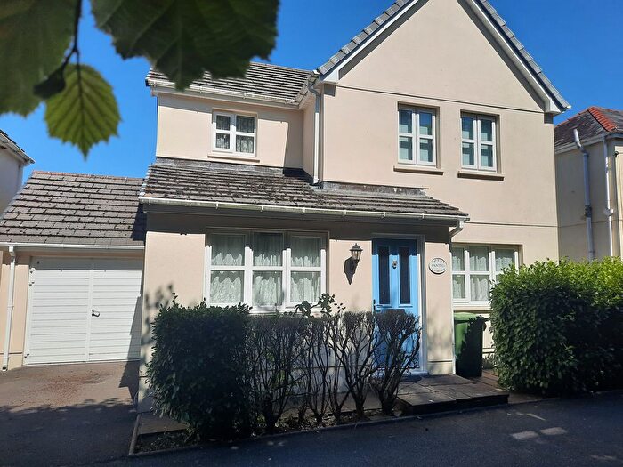 3 Bedroom Detached House For Sale In Ashgrove, Llanelli, SA15