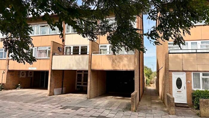 2 Bedroom End Of Terrace House For Sale In Gurnards Avenue, Fishermead, MK6