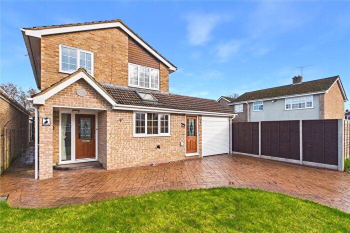 3 Bedroom Detached House For Sale In Romans Gate, Pamber Heath, Tadley, Hampshire, RG26