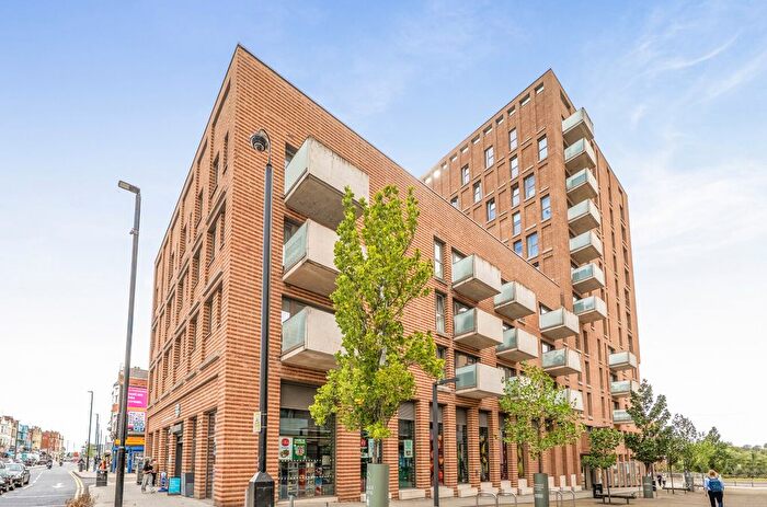 2 Bedroom Flat For Sale In Damsel Walk, Hendon, NW9